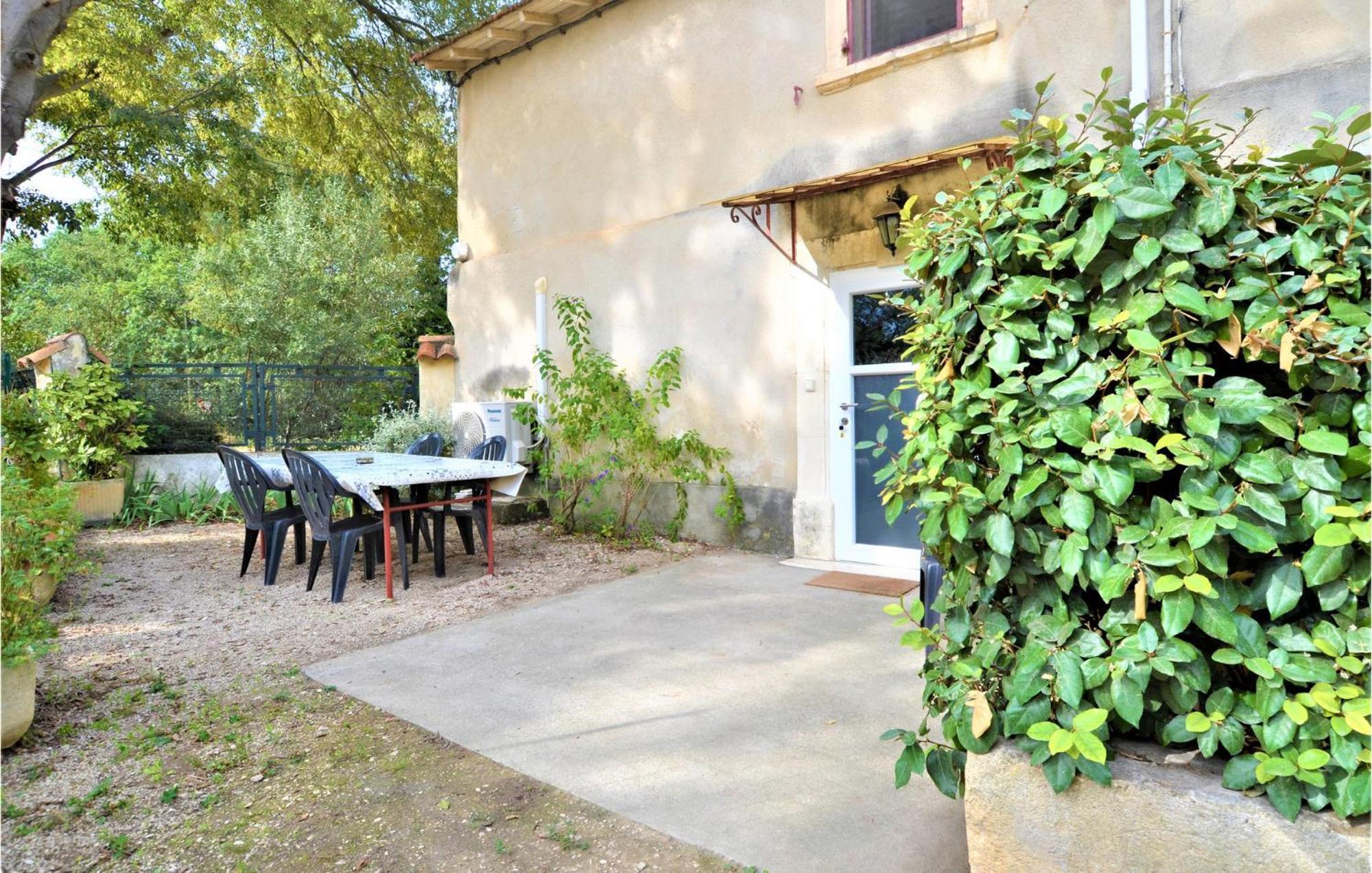 Lovely Home In Arles With Kitchen Экстерьер фото