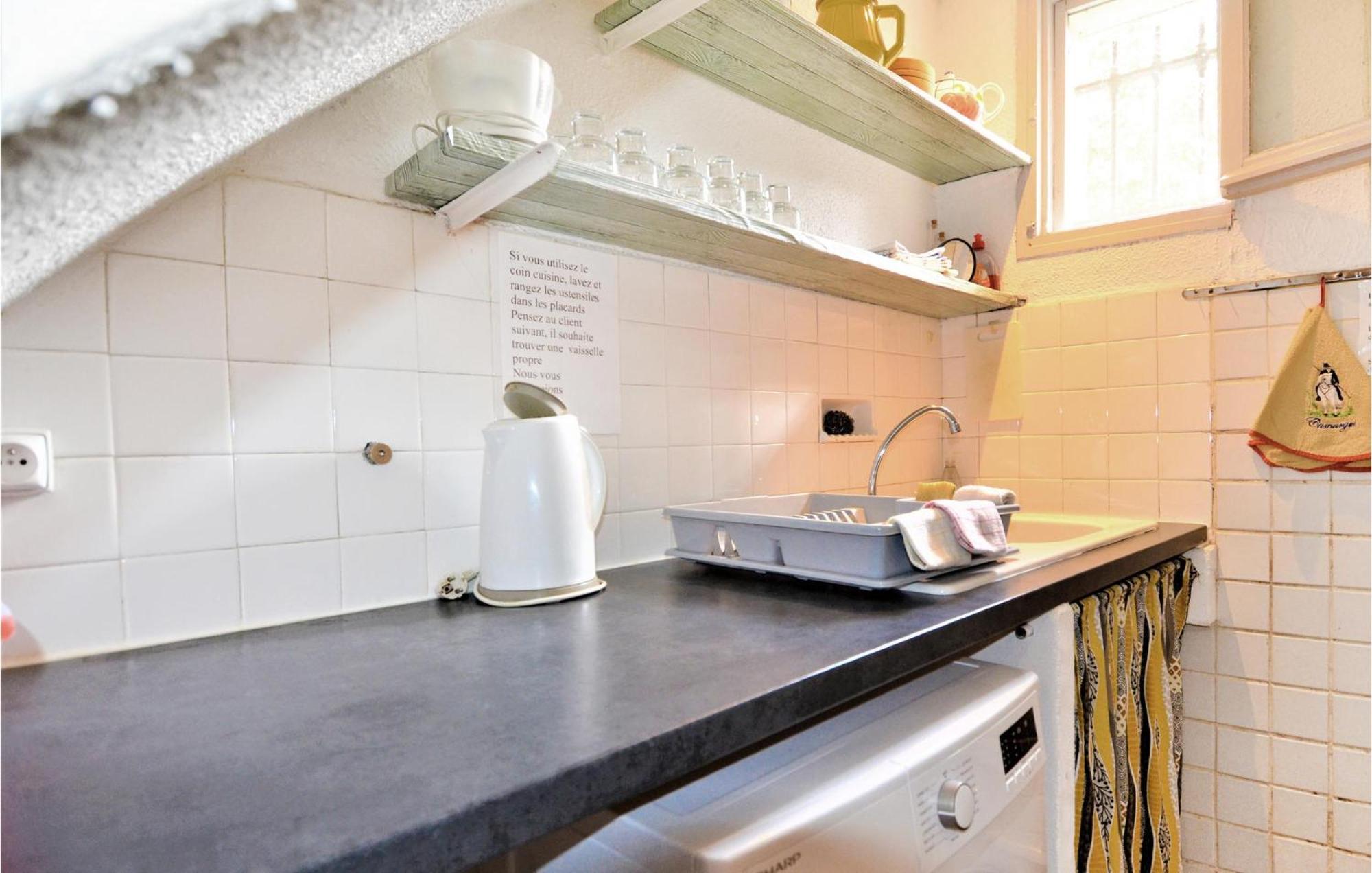 Lovely Home In Arles With Kitchen Экстерьер фото